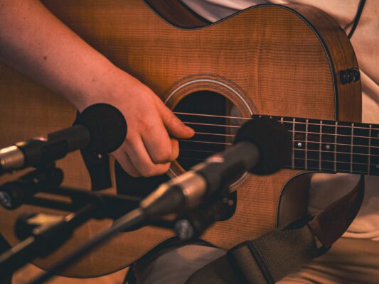 Recording guitar